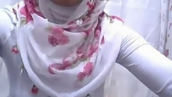 তুর্কি পর্নে গেবীরের হিজাব সেশন।