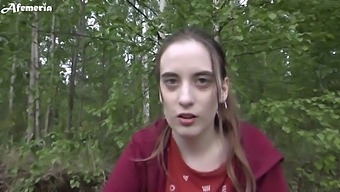 Моята Приятелка Ми Прави Минетка В Гората И Поглъща Спермата Ми