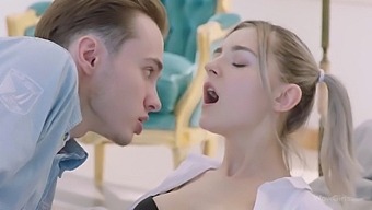 Russian Pornstar Eval Elfie Gives A Mind-Blowing Blowjob And Gets Fucked In High Definition