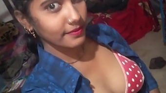 Desi Girl Besia Shows Off Her Nipples And Pussy In Hd