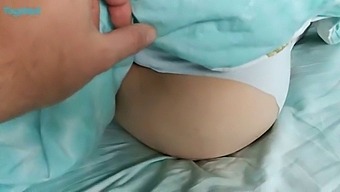 Pov Тийнейджърско Видео На Лудия Дилдо На Доведената Си Сестра, Който Използва