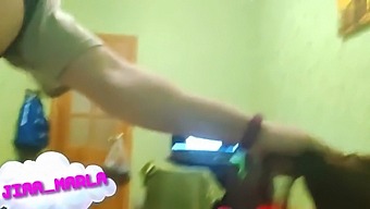 টিন কোয়েড ক্যামেরায় প্যাশনের কাজে ধরা পড়েছে।