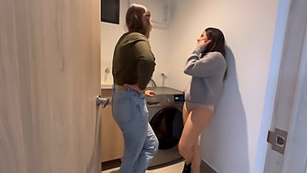 Необычное Влечение: Жена Моего Сводного Брата И Я Делимся Страстными Поцелуями.