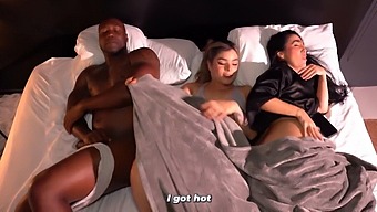 Падчерица С Большой Жопой Делит Свою Кровать С Отчимом С Огромным Чёрным Хуем.