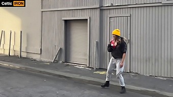 Một Diễn Viên Nam Có Năm Cực Khoái Trong Video Khiêu Dâm Này, Bao Gồm Bốn Cú Bắn Tinh Và Một Cú Bắn Tinh.