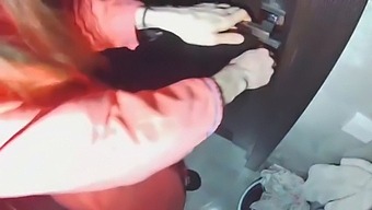 Изневярата На Съпругата: Истински Секс С Приятелите На Съпруга Й